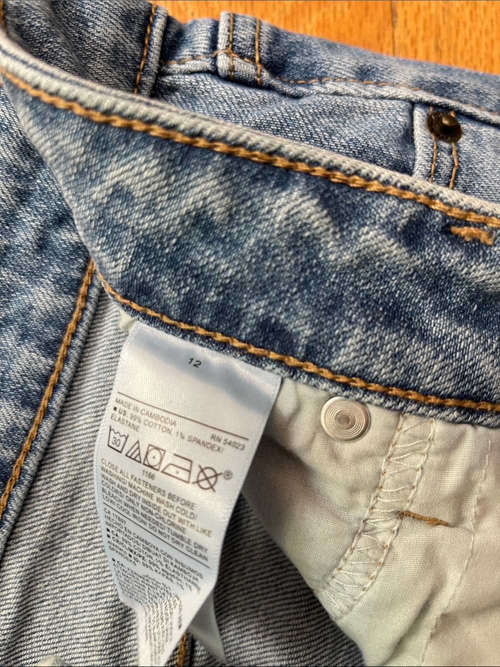 Old Navy Distressed Light Blue Denim Mini Skirt - Picture 2 of 3